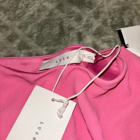 Lush Pink Romper - Picture 4 of 4